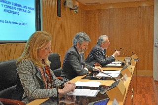 Áurea Roldán, subsecretaria de Justicia, Carlos Lesmes, presidente del CGPJ, y José Manuel García Collantes, presidente del CGN